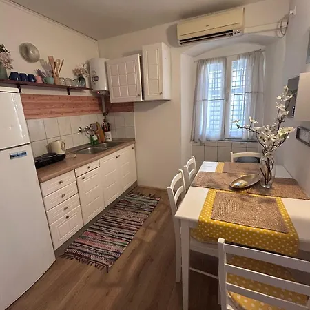 Flix Center Apartman