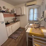 Flix Center Apartman