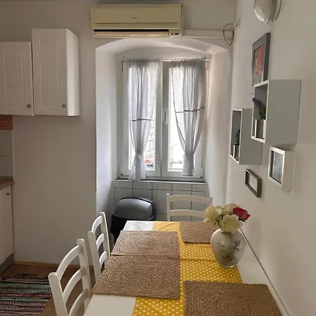 Flix Center Apartament